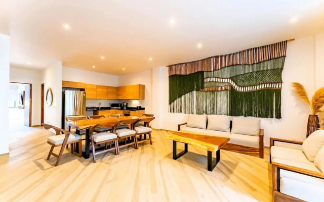 Anana Yaaxlum 105 S Oasis Pool and Jacuzzi