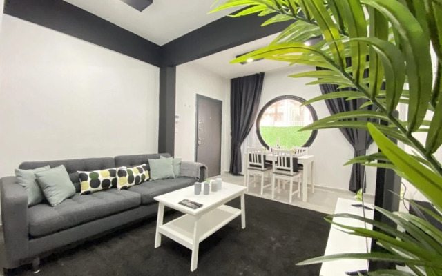Flat Near Bagdat Street With Chic Interior Design