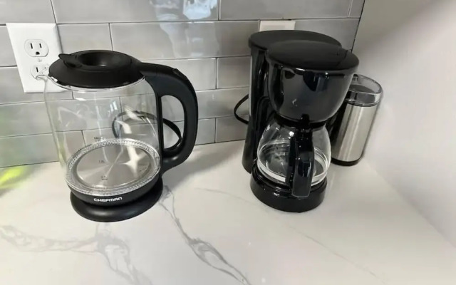 Cozy Unit King bed Laundry