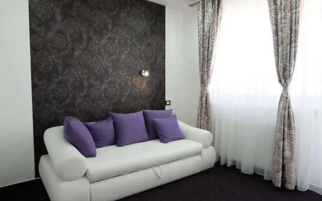 Luwiana Suites