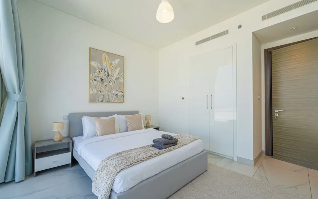 Marco Polo - Stunning 2BR with Burj View, Spacious Gym & Pool