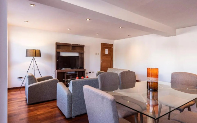 El Triunfo Apartments