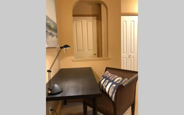 Sunny & Cozy Suite with Pool & Ping Pong table