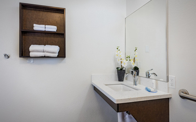 Candlewood Suites Anaheim - Resort Area by IHG
