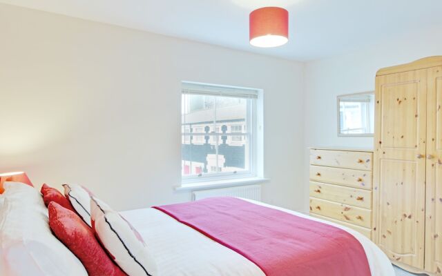 Brighton Getaways - Beach Lodge House