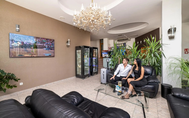 Hotel Aura Design & Garden Pool