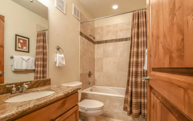 Antlers Gulch 501 by SummitCove Vacation Lodging