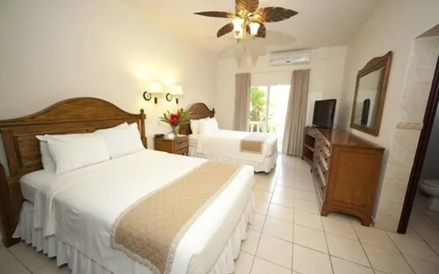 La Ensenada Beach Resort - All Inclusive