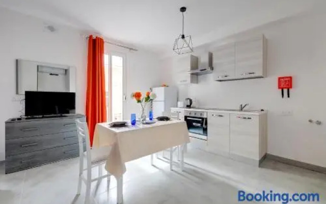 Modern Studio Central Location