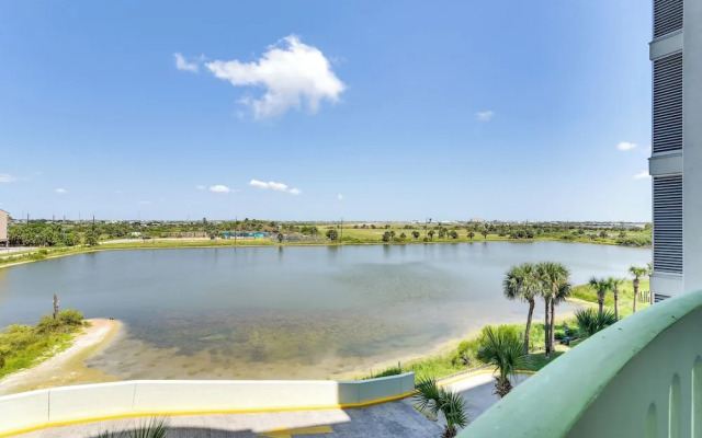 Oceanfront Galveston Condo in Amazing Location!