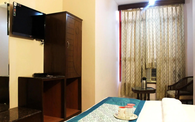 OYO Rooms Paharganj Near Bikaner Sweets
