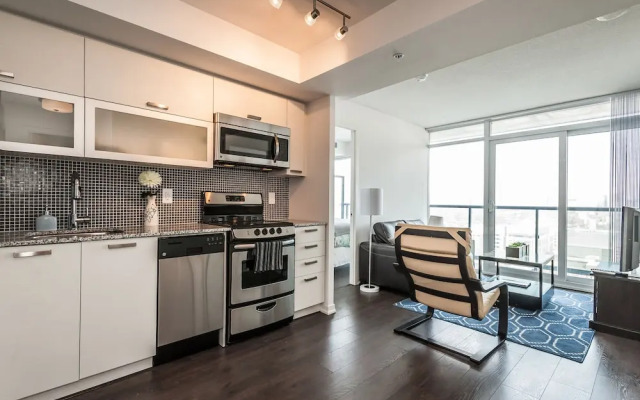 Life Suites Soho 2 Bed - 2 Bath CN Tower View