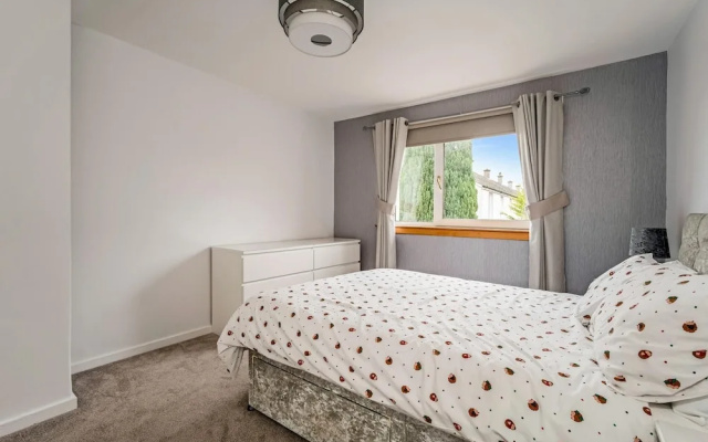Centrally Situated 1 Bedroom House in Cumbernauld