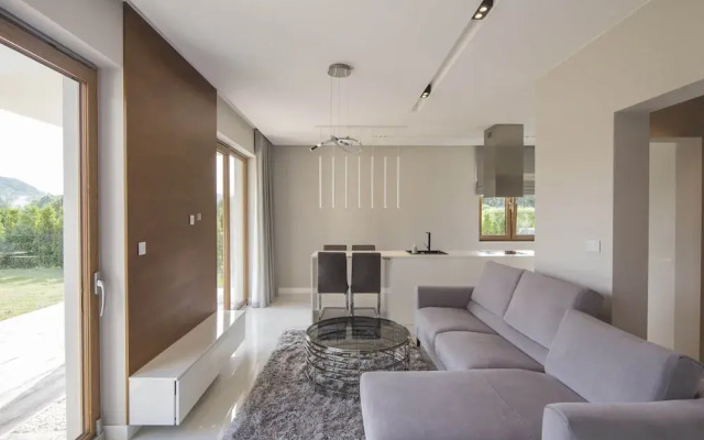 Spacious Villa in Cisownica With Terrace