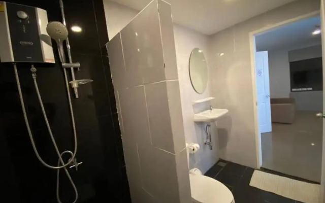 RoomQuest Sukhumvit 107