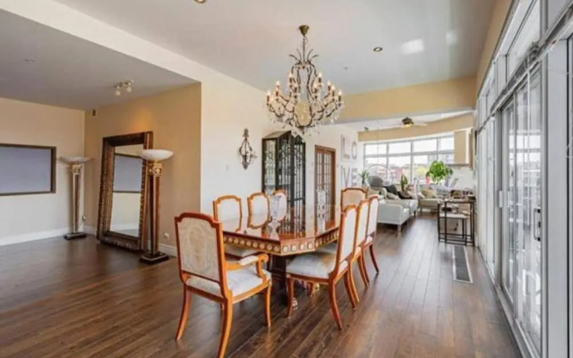 Sleeps6-apartment-parking-balcony-patio