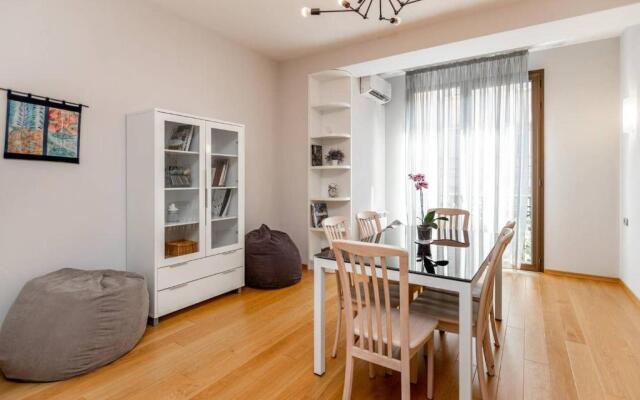 Wehost Spacious place near Rustaveli