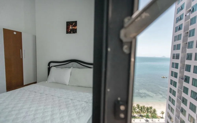Beach Front Oceanous Apartment