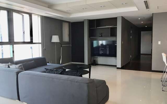 The november stay in Canal walk