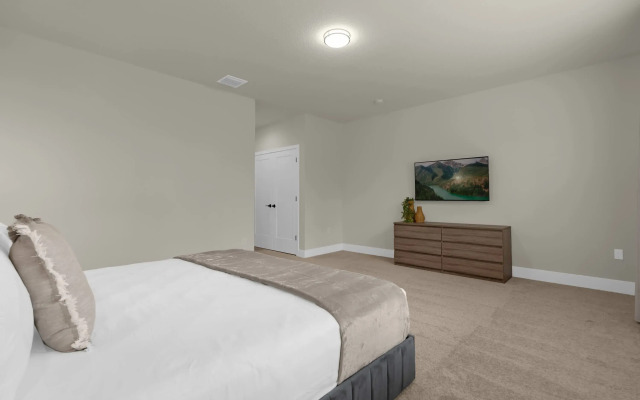 Upstay - Townhouse With Private Pool and Foosball