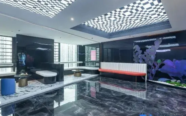 S Hotel (Chongqing Liujiaping Subway Station)