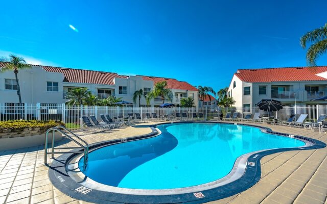 Vista Verde East 2-212