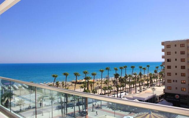 2b Seafront Boutique Apartment - Finikoudes Beach