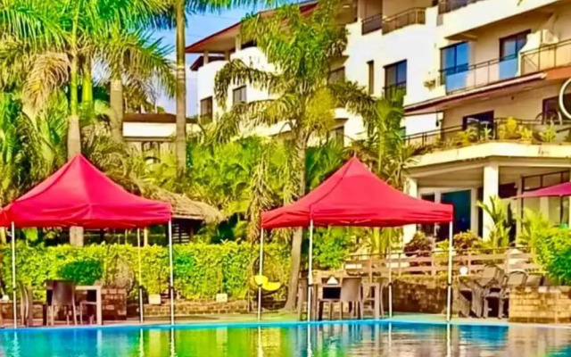 Colony Club Resort & Casino (The old Palm Spring Resort)