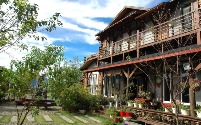 Shiyai Taoyuan B & B