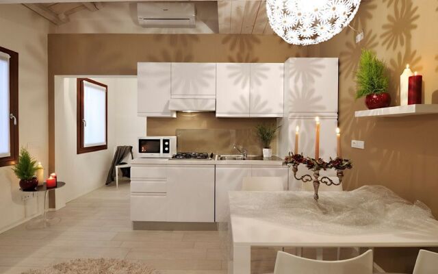 Lovely Canal View Apartment