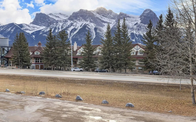 Township by Canmore Premier