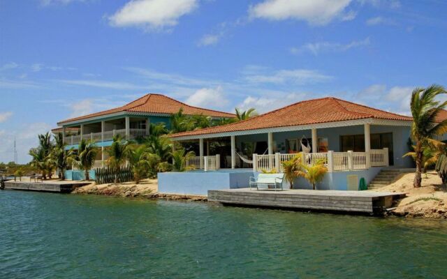 Ocean Breeze Bonaire Apartments