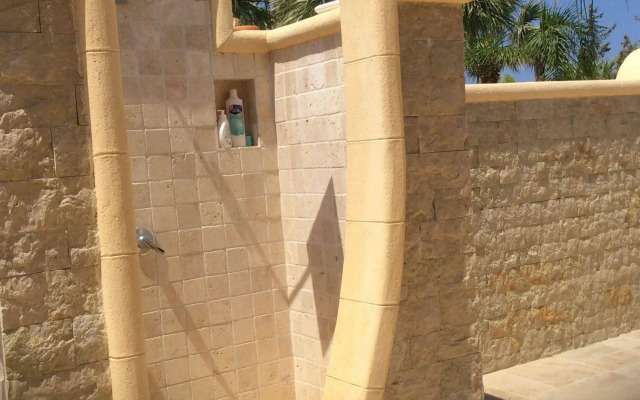 Villa Bahira