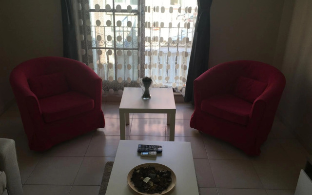 Kinzi House