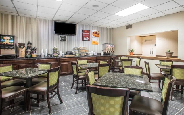 Studio 6 Suites Clarion, PA