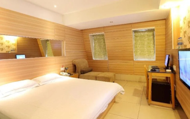 Yunqi Hotel