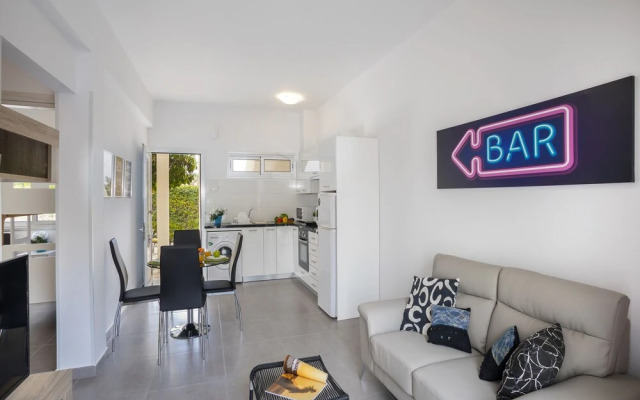 Ayios Elias Alice Suite
