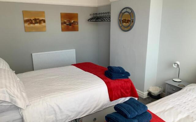 Modern fully refurbished 3 bedroom home