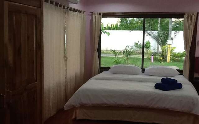 Bungalows @ Maikhao
