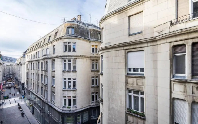 Luxury Pilvax Studio