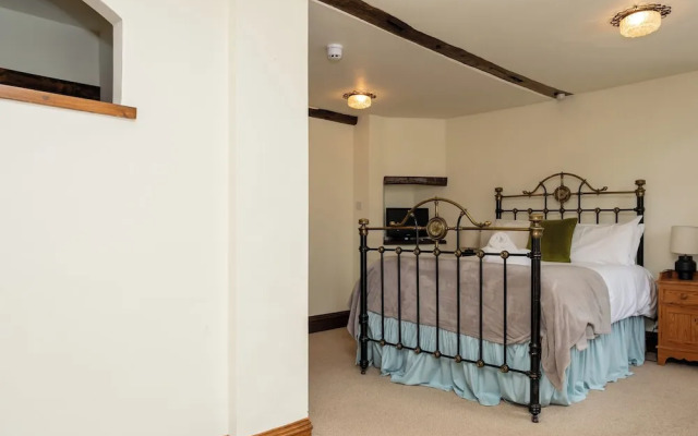 Watermouth Castle, South Court Apartment