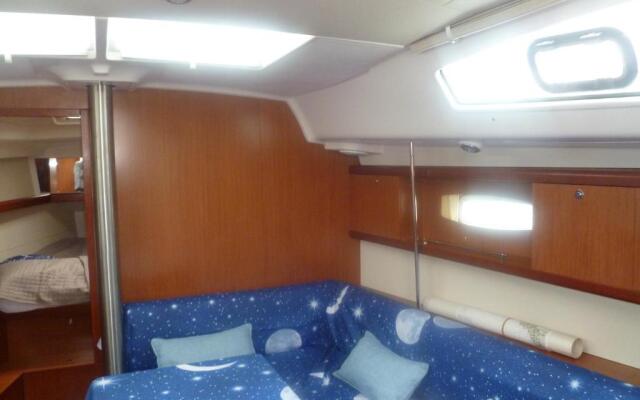 Le Vele Residence Sailing Boat