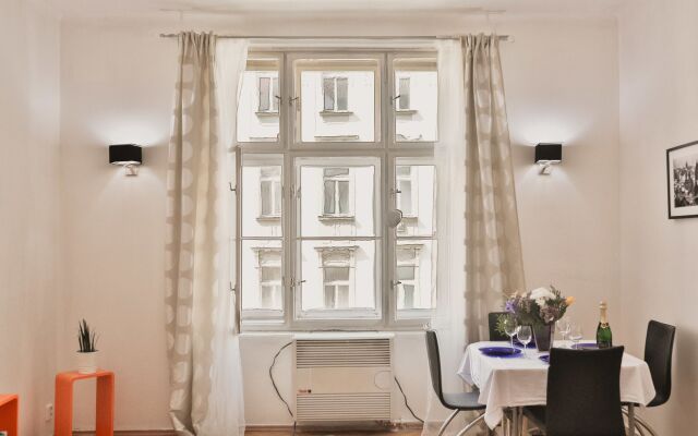 Comfortable Zizkov Apt for 6 pax easyBNB