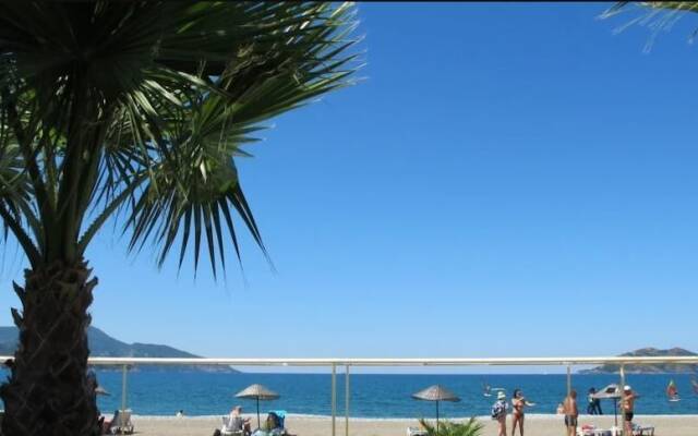 Villa AQ28 by JoyLettings