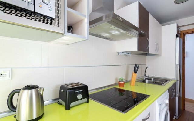 Tasteful Apartment Near the Beach Ref 107
