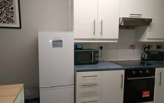 MALTING-GREEN DOOR-One Bedroom Apartment