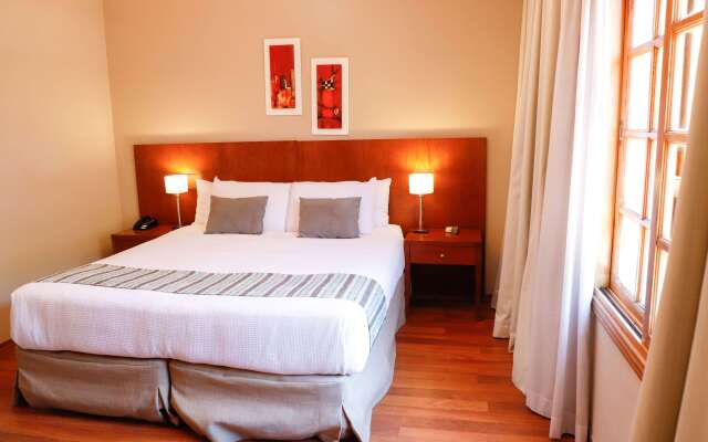 Howard Johnson by Wyndham Escobar Hotel