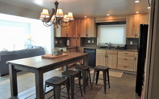 Allure Of The Lake 3 Bedrooms 2 Bathrooms Home