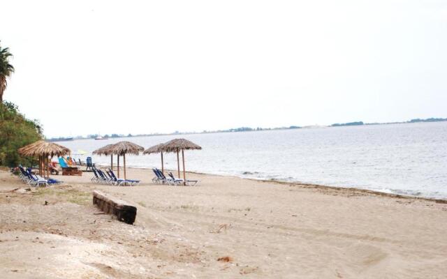 Soula's Sunshine Apartments