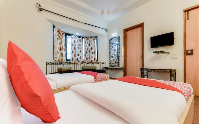 OYO 10416 Hotel Arts Executive